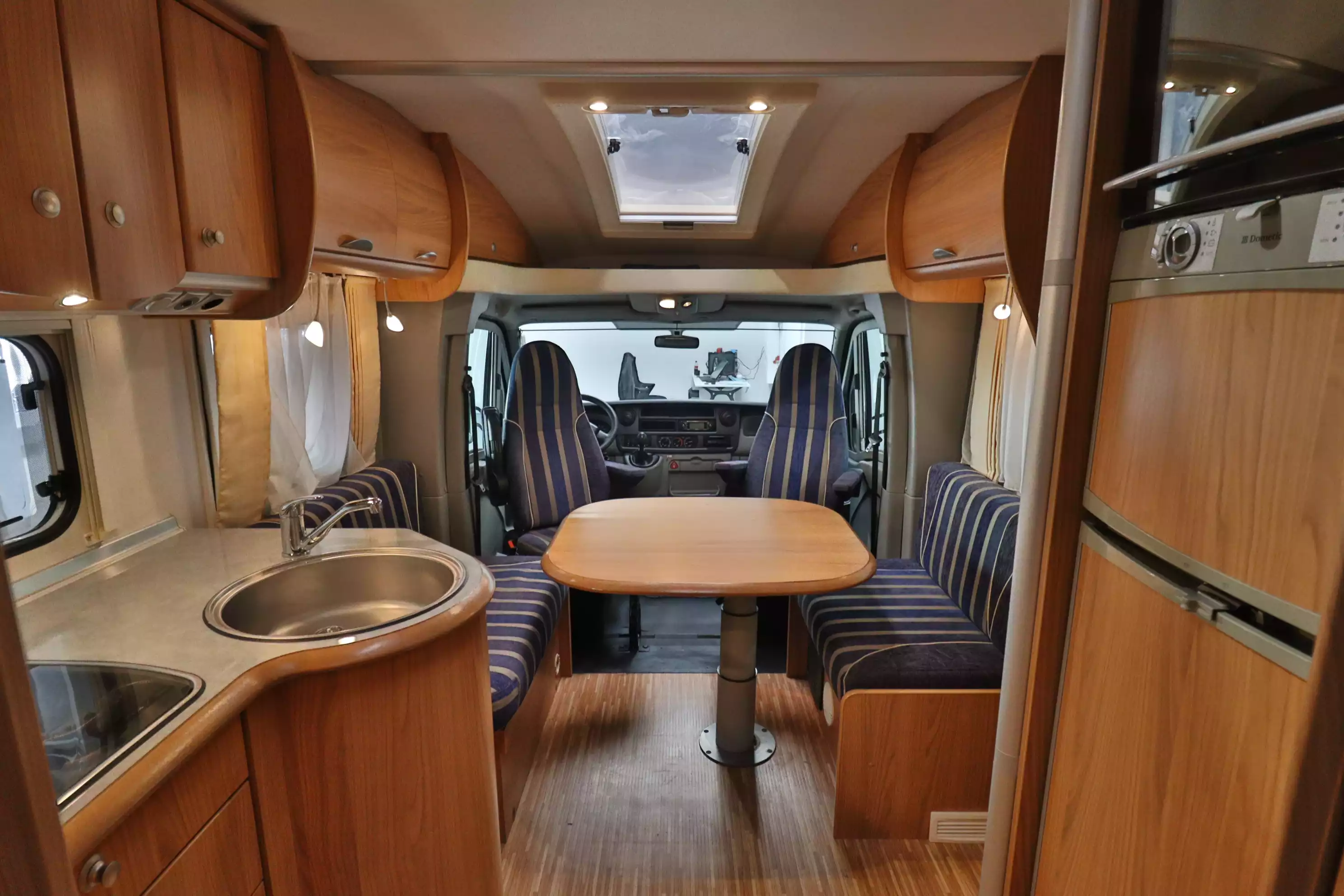 BUERSTNER Delfin Performance T 715 